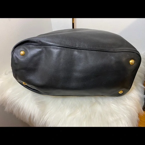 Authentic Prada - Picture 2 of 7